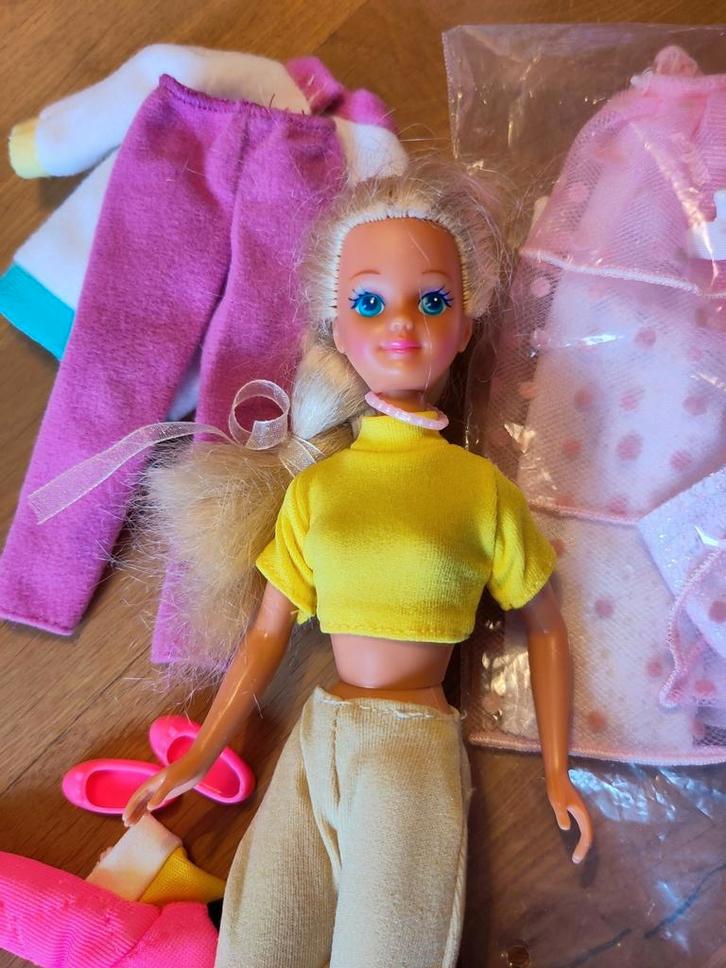 Barbie 🏩  SKIPPER met PRINSESSENJURK 🏩 Pyjama Schoentjes, Kinderen en Baby's, Speelgoed | Poppen, Gebruikt, Barbie, Ophalen of Verzenden