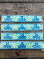 34 Antieke randtegels blauw groen decor in relief 7,5x15cm, Ophalen