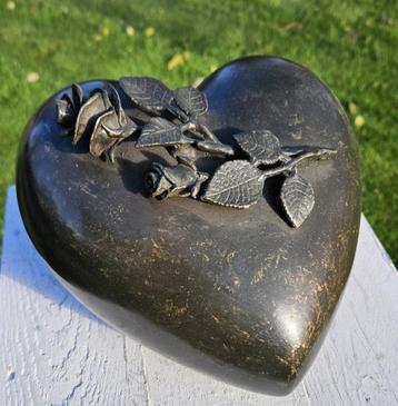 Grote BRONZEN URN / grafdecoratie / ROZEN beschikbaar voor biedingen