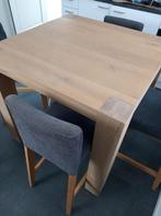 Eiken eettafel 100cm x 100cm x 92 cm hoog met vier stoelen, 50 tot 100 cm, Eikenhout, Vier personen, Zo goed als nieuw