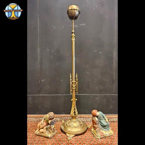 Antieke NeoGhotische kerk lantaarn / messing kerk vloer lamp, Antiek en Kunst, Antiek | Kandelaars, Koper of Brons, Ophalen of Verzenden