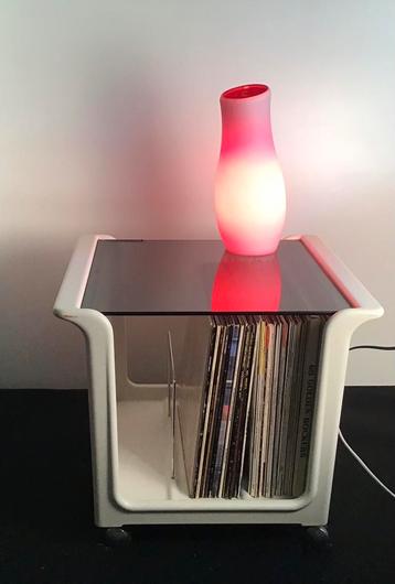 Zweedse tafellamp, Mylonit wit / rood vintage beschikbaar voor biedingen