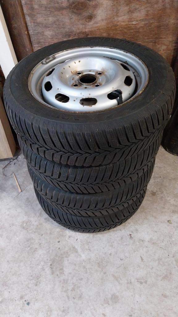 Winterbanden 165/65 R14 op Velg 4x100 Chevrolet Spark, Auto-onderdelen, Banden en Velgen, Banden en Velgen, Winterbanden, 14 inch
