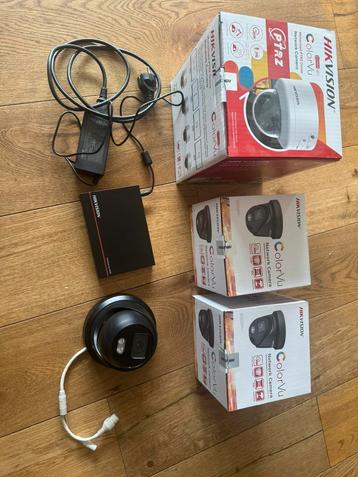 Hikvision setje met 2tb ssd recorder en 3 camera’s beschikbaar voor biedingen