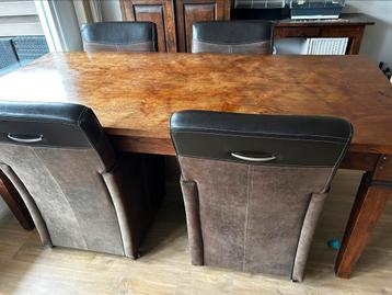 Massief teakhouten eettafel 2x1m beschikbaar voor biedingen