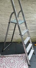 Tomado huishoudtrap 5 treden, Doe-het-zelf en Verbouw, Ladders en Trappen, Ophalen, Gebruikt, Minder dan 2 meter