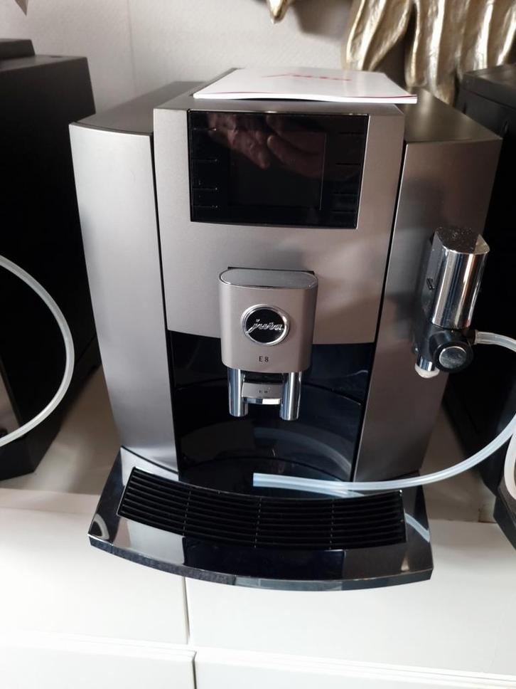 Jura Dark Inox E8 EB Koffiemachine - Topstaat!, Witgoed en Apparatuur, Koffiezetapparaten, Zo goed als nieuw, Koffiebonen, Koffiemachine