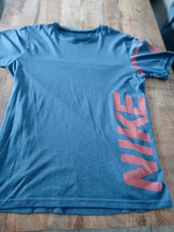 Sport shirts beschikbaar voor biedingen