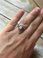 Vintage ring robijn met opaal en diamant onbeschadigd, Ophalen of Verzenden, Zo goed als nieuw, 17 tot 18, Met edelsteen