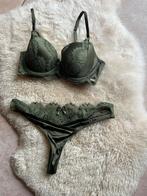 Prachtige set Bh 70D met string S olijfgroen Hunkemöller, Ophalen of Verzenden