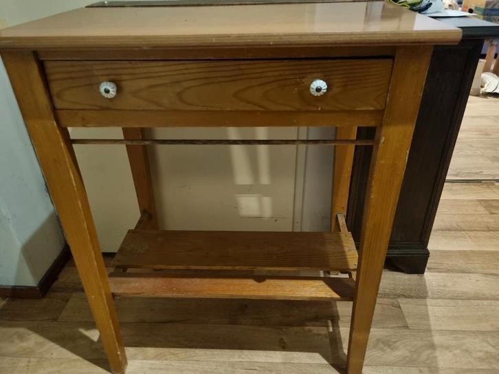 Oude Grenen Theetafel met Ophangbuis, Antiek en Kunst, Antiek | Meubels | Tafels, Ophalen