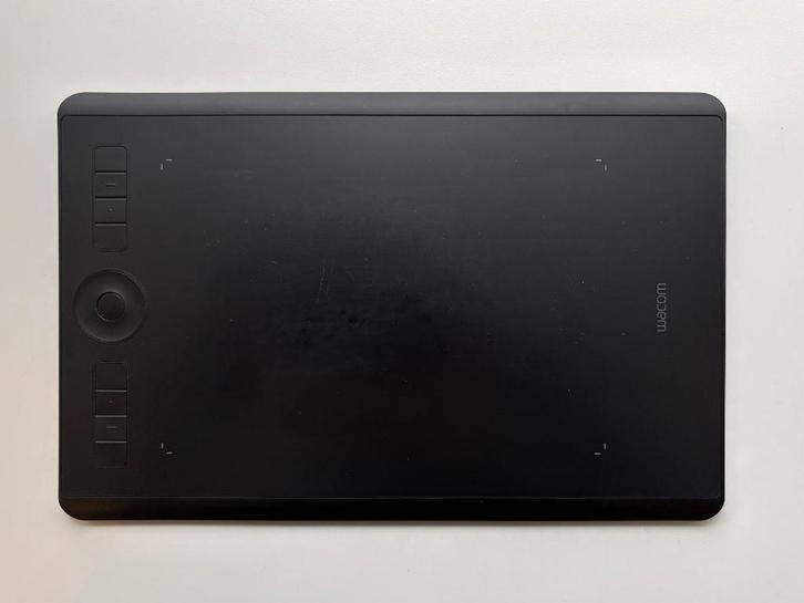 Wacom Intuos Pro tekentablet + pen & houder, Computers en Software, Tekentablets, Gebruikt, Bedraad, Multi-touch, Ophalen of Verzenden