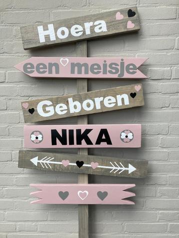 geboorte bord meisje beschikbaar voor biedingen
