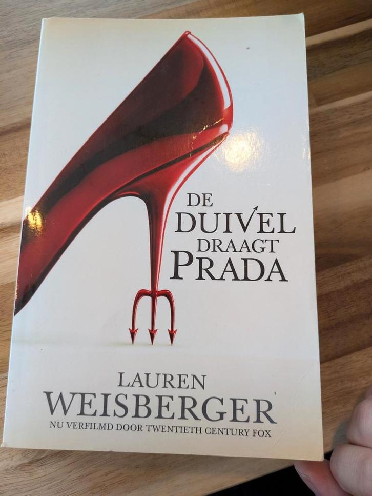 Lauren Weisberger - De duivel draagt Prada, Boeken, Literatuur, Zo goed als nieuw, Ophalen of Verzenden