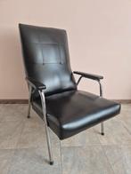 Vintage Fauteuil Zwart Skai Leer - Mid Century Stijl, Huis en Inrichting, Fauteuils, Ophalen, Gebruikt, 75 tot 100 cm, Mid-Century Modern