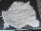Imitatie lamsvacht /schapenvacht/ tapijt, 50 tot 100 cm, Wit, Zo goed als nieuw, Rechthoekig