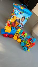Mega Bloks trein + tas met blokken, Ophalen, Zo goed als nieuw, 6 maanden tot 2 jaar