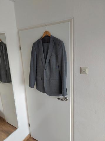 Kostuum, colbert, pantalon maat 52 beschikbaar voor biedingen