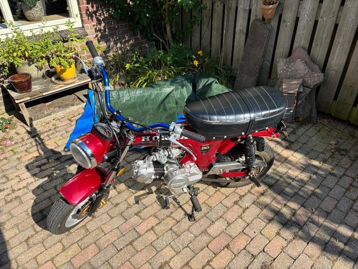 Brommer Honda Dax Skyteam 50cc geel kenteken, Fietsen en Brommers, Brommers | Honda, Gebruikt, Overige modellen, Maximaal 45 km/u