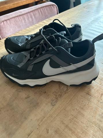 Nike TC 7900 maat 43 beschikbaar voor biedingen