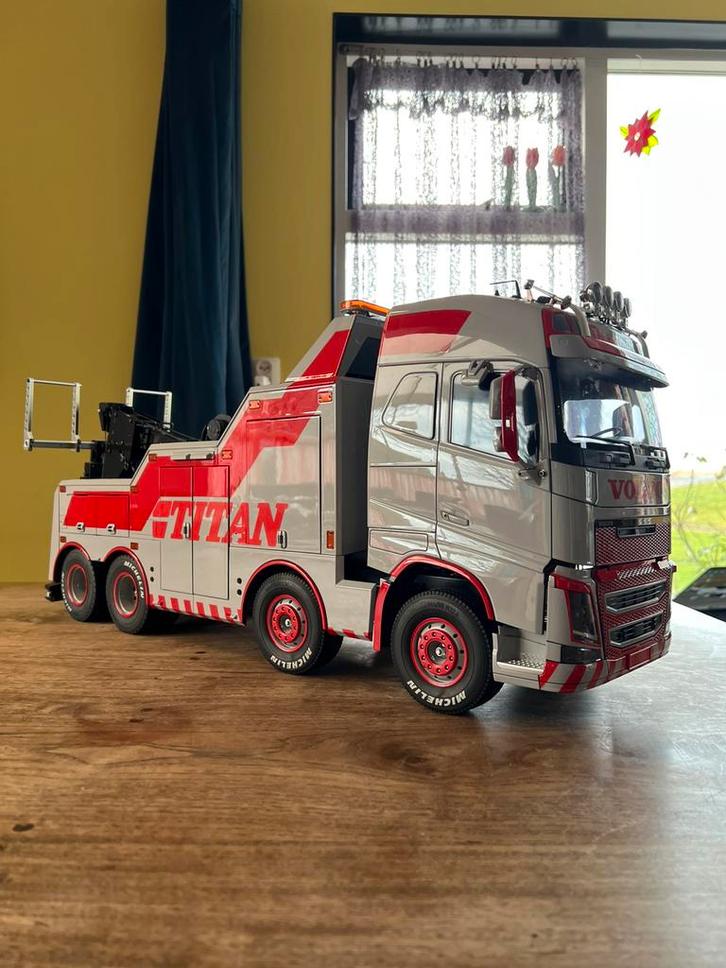 RC 1/14 Volvo 750 Titan sleepwagen truck Tamiya custom, Hobby en Vrije tijd, Modelbouw | Radiografisch | Auto's, Zo goed als nieuw