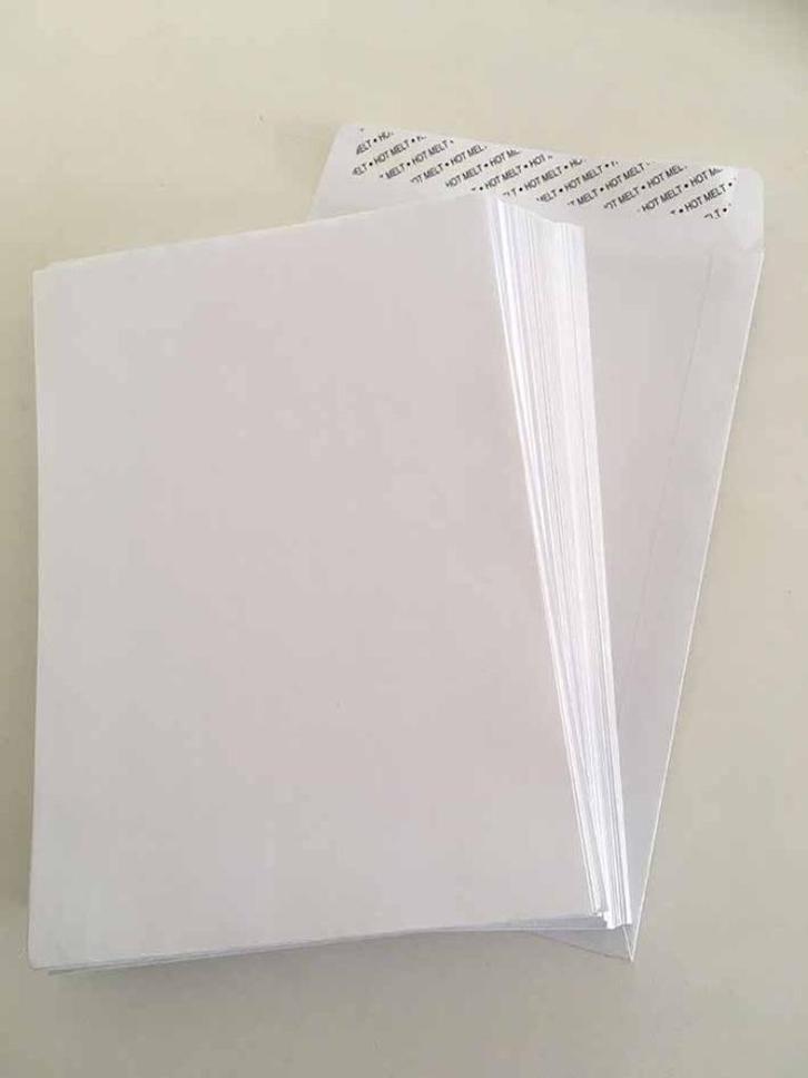 Enveloppen Wit zelfklevend met plakstrip 23 x 16 cm- 42 stuk, Diversen, Papierwaren, Nieuw, Ophalen of Verzenden