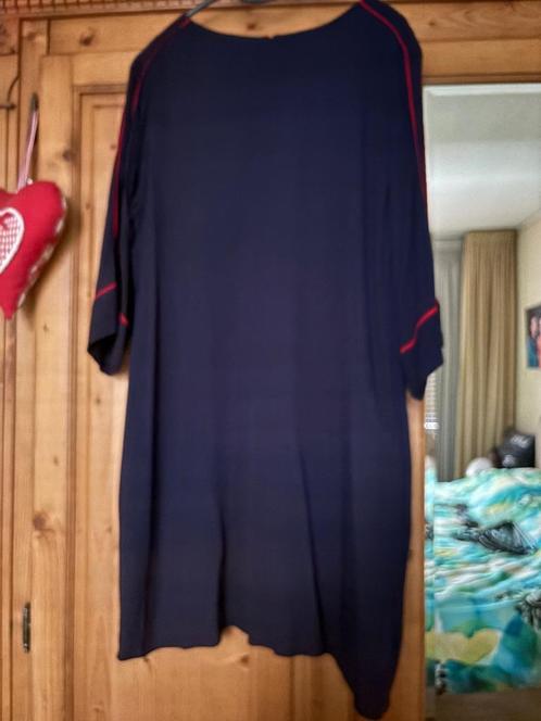 Esprit donkerblauwe jurk met rode accenten mt 40/42, Kleding | Dames, Jurken, Zo goed als nieuw, Maat 38/40 (M), Blauw, Boven de knie
