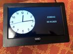 Digitale kalender met dagaanduiding en klok, Huis en Inrichting, Woonaccessoires | Klokken, Ophalen, Zo goed als nieuw, Digitaal