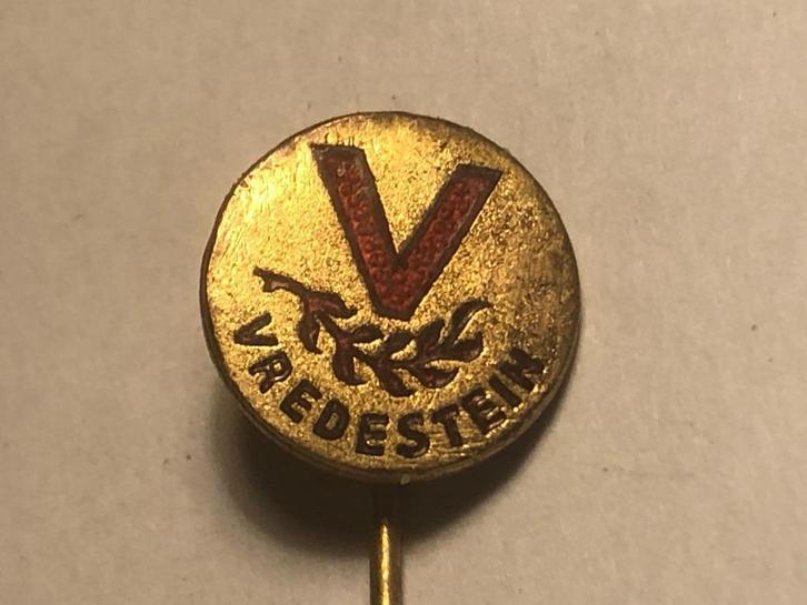 Emaille/Metalen VREDESTEIN BANDENMERK Speld (Rood/Messingkl), Verzamelen, Speldjes, Pins en Buttons, Zo goed als nieuw, Speldje of Pin