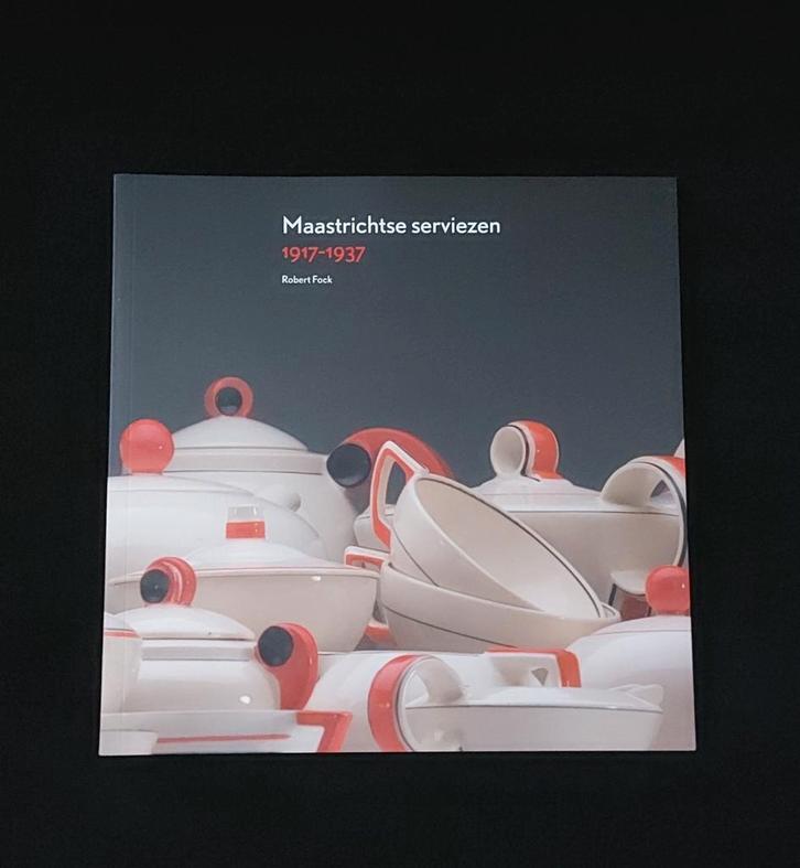 R. Fock - Maastrichtse serviezen 1917-1937 ISBN9789040083693, Boeken, Overige Boeken, Zo goed als nieuw, Ophalen of Verzenden