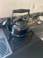 Zwarte Le Creuset fluitketel 2,1L, Ophalen, Zo goed als nieuw
