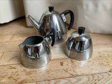 1950s Vintage Midcentury Chromen theeset of koffiepot beschikbaar voor biedingen