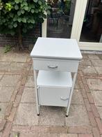 Retro ziekenhuis nachtkastje, Huis en Inrichting, Slaapkamer | Nachtkastjes, Ophalen of Verzenden, Gebruikt, Metaal of Aluminium