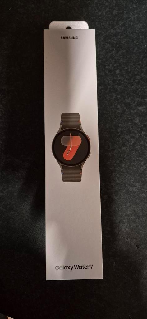 Samsung Galaxy Watch 7 - NIEUW in doos!, Sieraden, Tassen en Uiterlijk, Smartwatches, Nieuw, Android, Grijs, Afstand, Calorieverbanding
