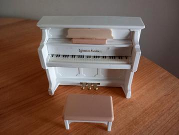 Sylvanian families witte piano met krukje beschikbaar voor biedingen