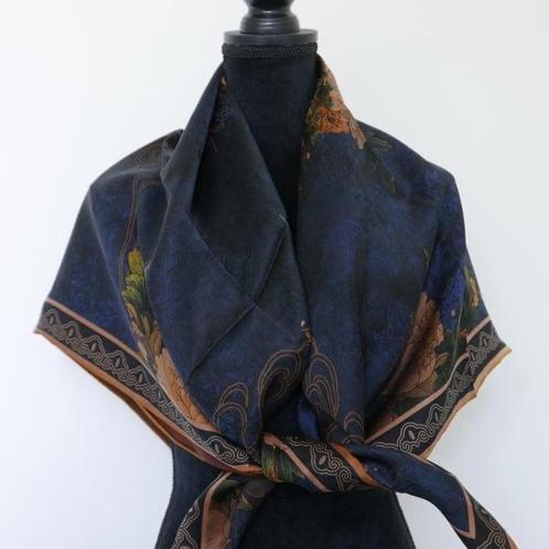 Zijden Sjaal - 110x110cm, Kleding | Dames, Mutsen, Sjaals en Handschoenen, Nieuw, Sjaal, Ophalen of Verzenden