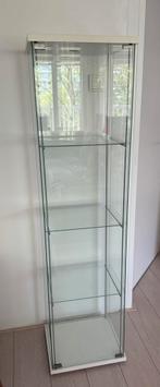 Glazen vitrinekast 163cm hoog - Nieuwstaat., Huis en Inrichting, Kasten | Vitrinekasten, Ophalen, Minder dan 50 cm, Met deur(en)