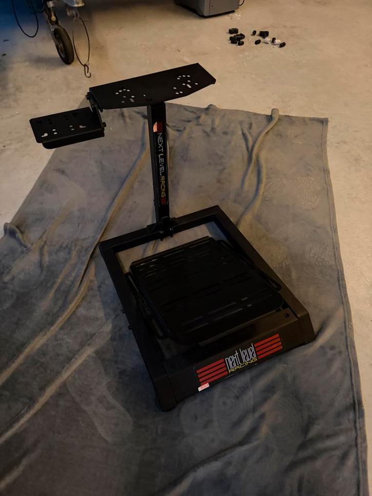 Next Level Racing Wheel Stand LITE - Zwart, Spelcomputers en Games, Spelcomputers | Overige Accessoires, Gebruikt, Ophalen of Verzenden