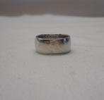 Mooie zilveren Zinzi ring met stenen maat ruim 17 nr.143, 17 tot 18, Ophalen of Verzenden, Dame, Zo goed als nieuw