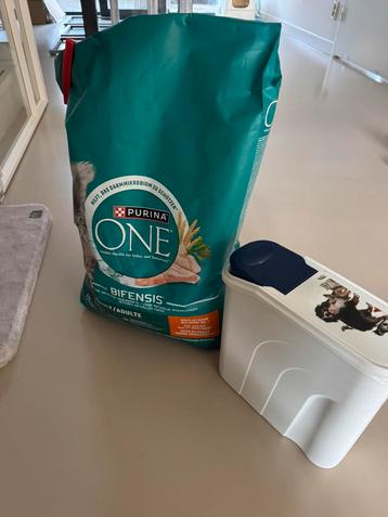 Purina one brokjes beschikbaar voor biedingen