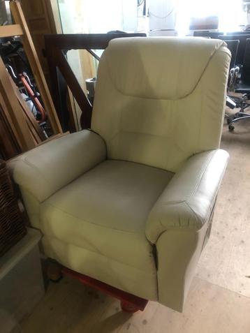 sta op stoel beschikbaar voor biedingen