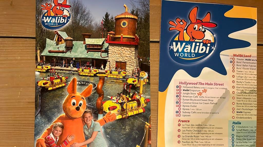 Walibi World fotoboekje en plattegrond uit 2005!, Verzamelen, Efteling, Verzenden