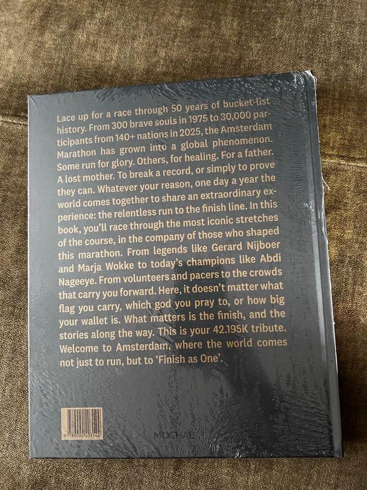 Finish as One: Amsterdam Marathon 50 years, Boeken, Sportboeken, Nieuw, Lopen en Fietsen, Ophalen of Verzenden