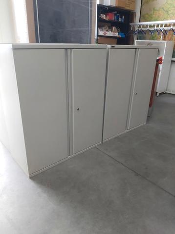 Nette archiefkasten beschikbaar voor biedingen