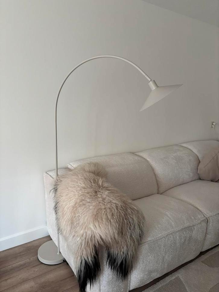 KARWEI vloerlamp Philou beige, Huis en Inrichting, Lampen | Vloerlampen, Zo goed als nieuw, 150 tot 200 cm, Ophalen of Verzenden