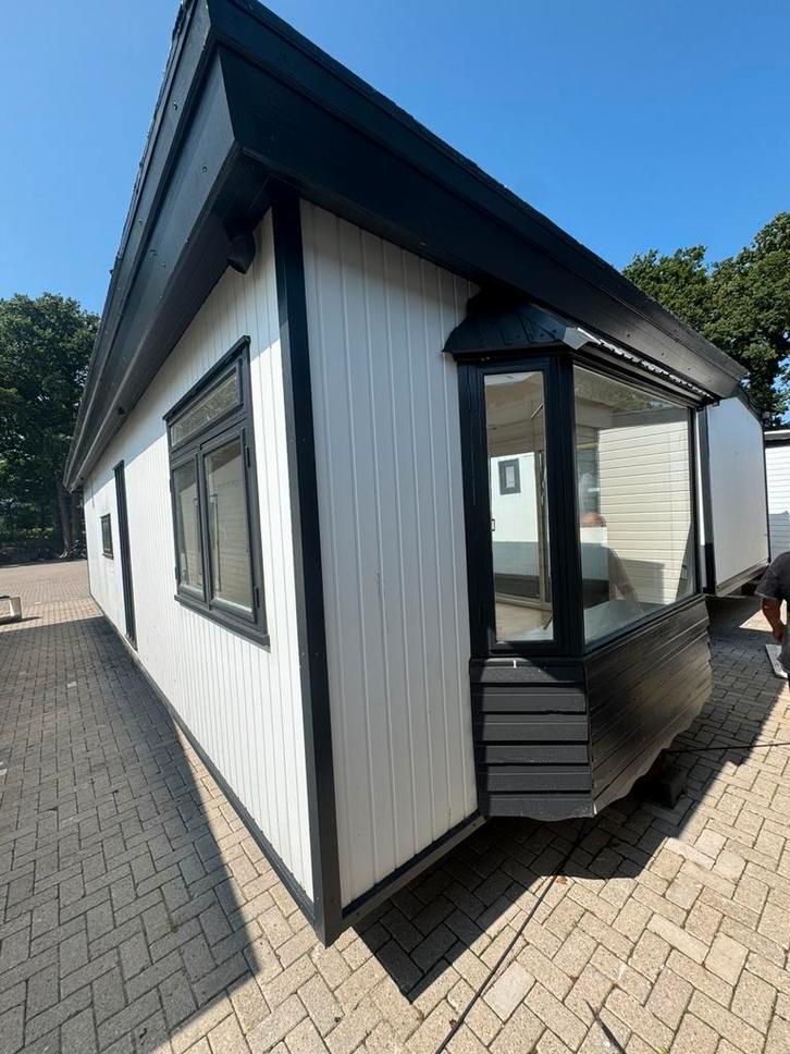 KUNSTOF CHALET TE KOOP WINTERHARD 12.50m x 4.5m, Caravans en Kamperen, Stacaravans, Ophalen
