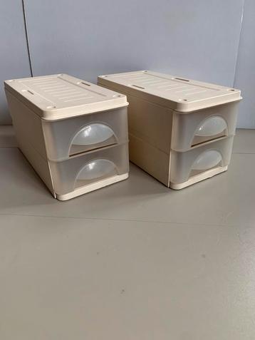 Twee stapelbare Curver kunststof ladeblokjes, elk 40x20,5x19 beschikbaar voor biedingen