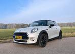 Mini 1.5 Cooper 3-deurs AUT 2017 Wit, Auto's, Mini, 4 stoelen, Particulier, Cooper, Metallic lak