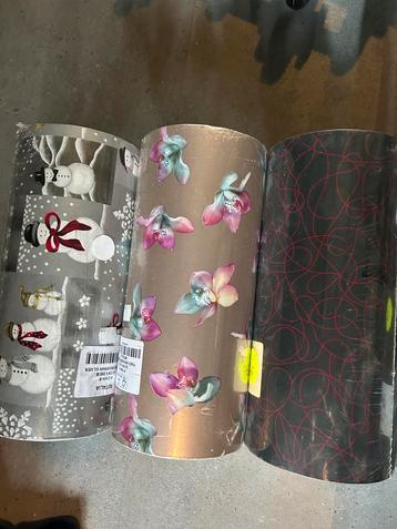 Cadeaupapier rollen 30cm/200m beschikbaar voor biedingen