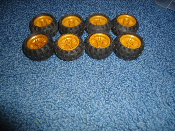 Partij R3=8x Lego technic wielen, Kinderen en Baby's, Speelgoed | Duplo en Lego, Gebruikt, Lego, Losse stenen, Ophalen of Verzenden